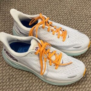 Hoka Clifton 8